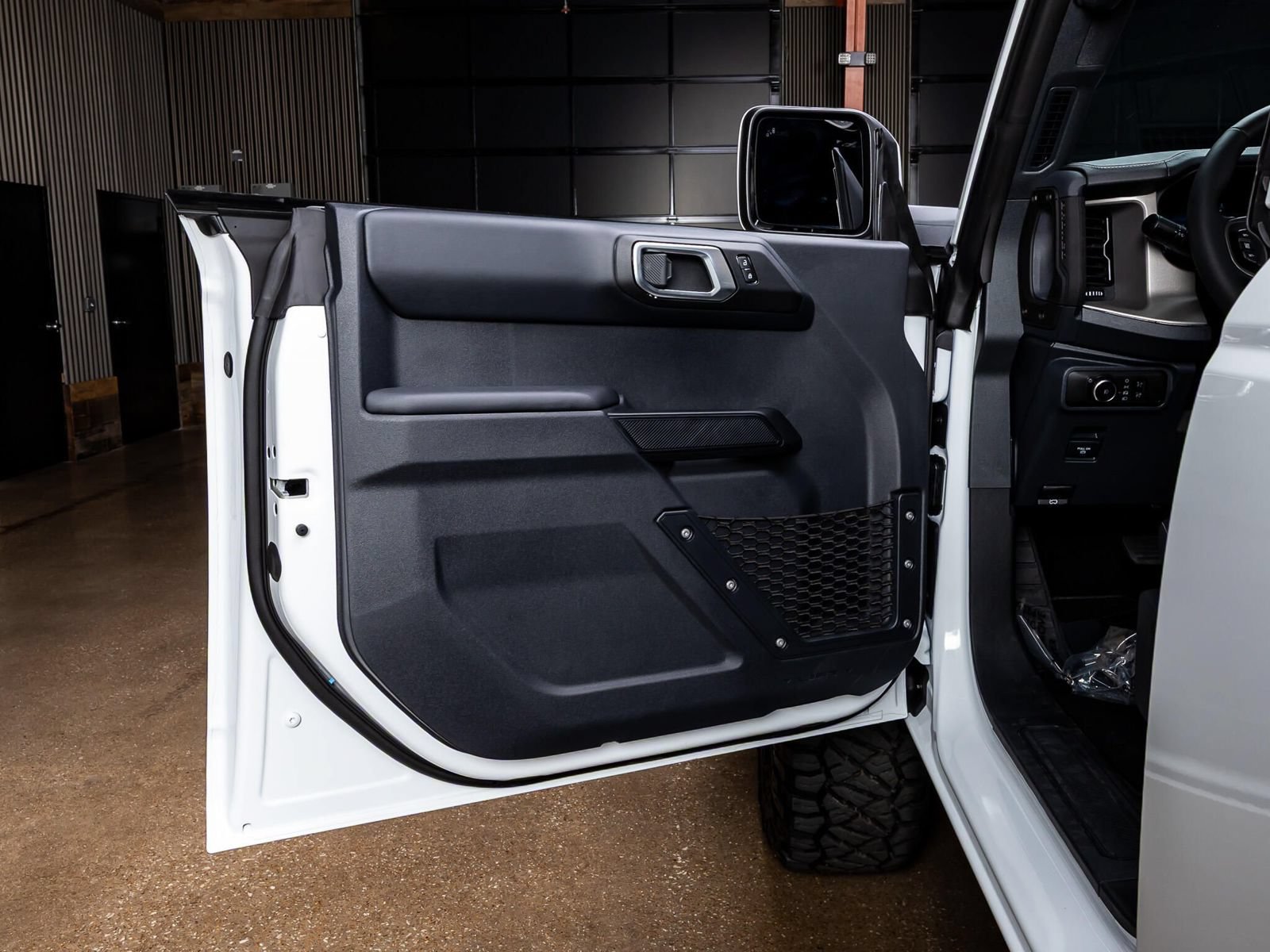 Used 2026 Ford Bronco Outer Banks AWD/4WD image 33