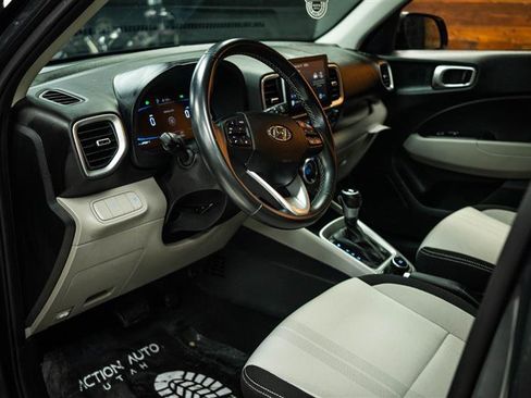 Used 2024 Hyundai Venue SEL FWD image 8
