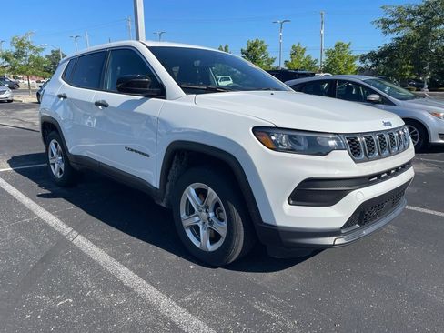 Used 2024 Jeep Compass Sport AWD/4WD image 3