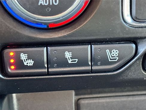 Used 2023 Chevrolet Suburban Premier image 20