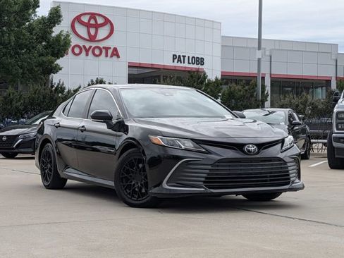 Used 2023 Toyota Camry LE FWD image 2
