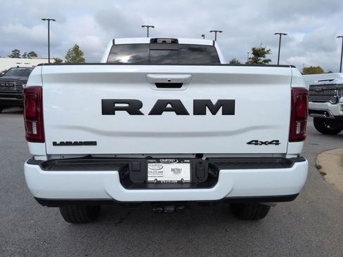 New 2026 RAM 2500 Laramie AWD/4WD image 5