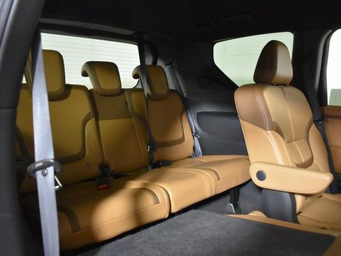 New 2025 Nissan Armada SL w/ Captain's Chari Seat Package image 40
