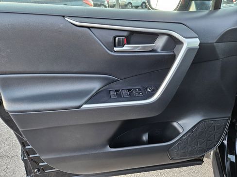 Used 2022 Toyota RAV4 XLE AWD/4WD image 14