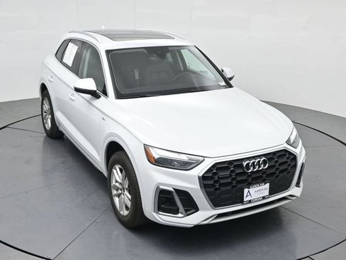 Used 2023 Audi Q5 2.0T Premium w/ Convenience Package AWD/4WD image 45