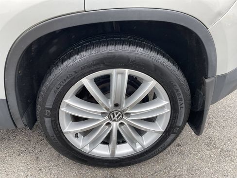 Used 2011 Volkswagen Tiguan S AWD/4WD image 10