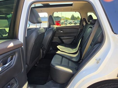 Used 2023 Nissan Rogue SV w/ SV Premium B Package AWD/4WD image 12