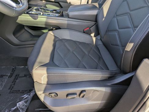 Certified 2024 Volkswagen Atlas Cross Sport SE w/ Panoramic Sunroof Package image 18