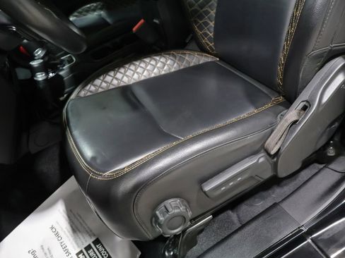 Certified 2023 Jeep Gladiator Overland AWD/4WD image 13