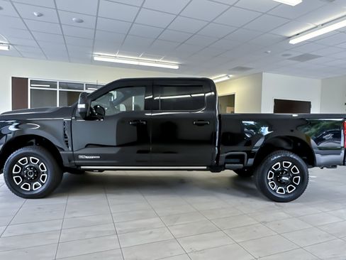 Certified 2025 Ford F350 Platinum AWD/4WD image 7