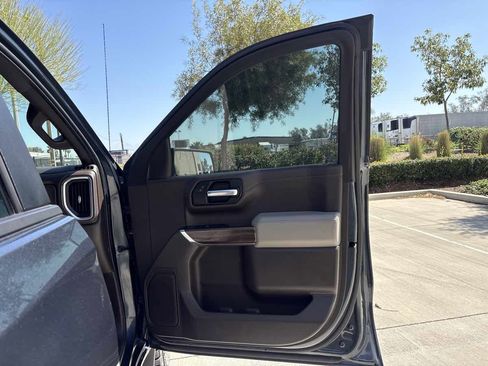 Used 2019 Chevrolet Silverado 1500 LT Trail Boss image 17