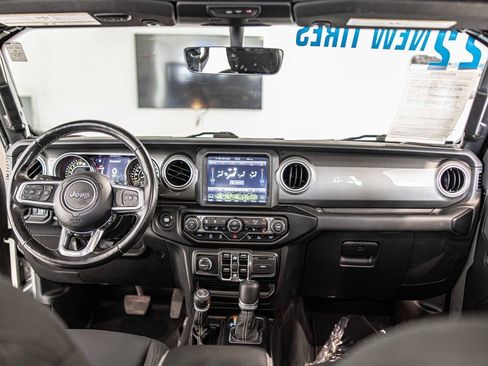 Used 2022 Jeep Wrangler Unlimited Sahara w/ Cold Weather Group image 35