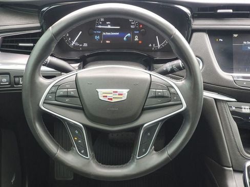 Used 2017 Cadillac XT5 Luxury w/ Driver Awareness Package FWD image 24