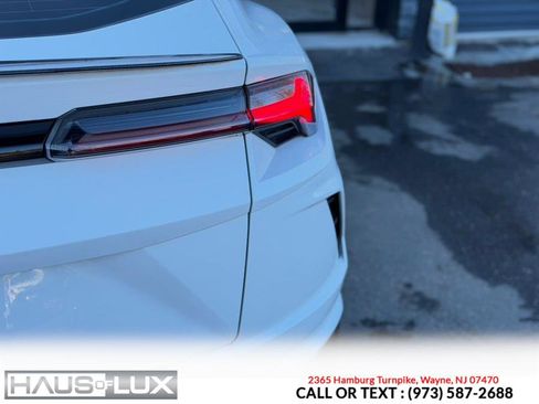 Used 2022 Lamborghini Urus image 37