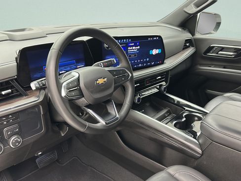 Used 2025 Chevrolet Tahoe LT AWD/4WD image 12