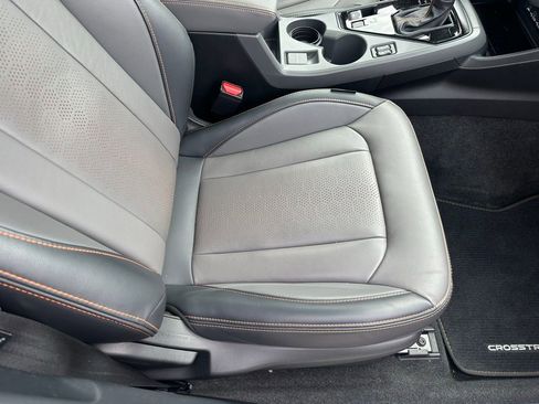 Used 2024 Subaru Crosstrek 2.5i Limited w/ Crosstrek Mirror Package image 17