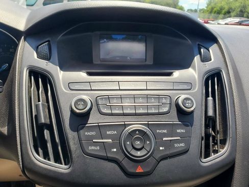 Used 2017 Ford Focus SE FWD image 21