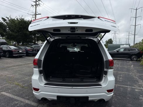 Used 2019 Jeep Grand Cherokee Overland AWD/4WD image 9