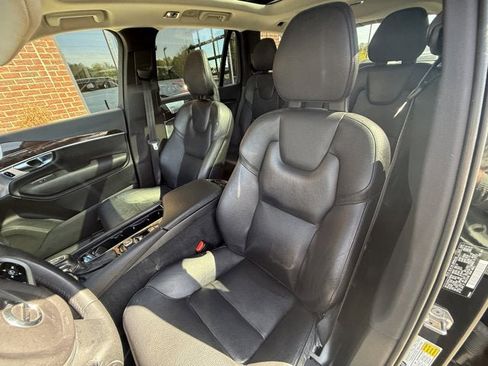 Used 2018 Volvo XC90 T6 Momentum w/ Convenience Package AWD/4WD image 19