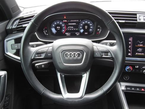 Used 2022 Audi Q3 2.0T Premium w/ Convenience Package AWD/4WD image 24