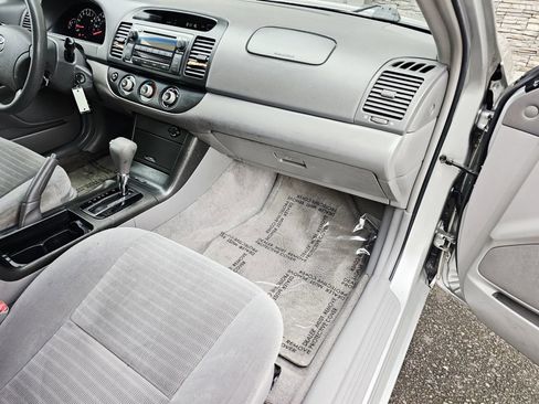 Used 2005 Toyota Camry LE image 11