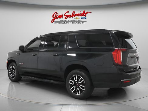Used 2024 GMC Yukon XL AT4 w/ Technology Package AWD/4WD image 4