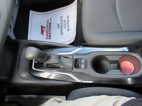 Used 2022 Toyota Corolla LE image 19