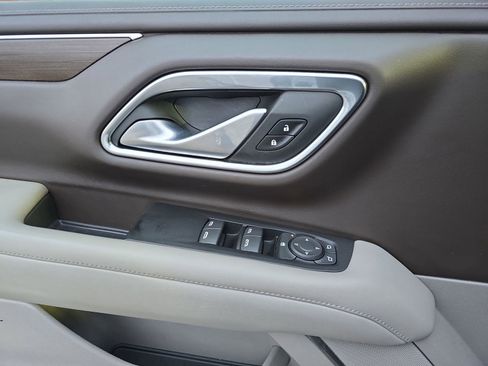 Used 2021 GMC Yukon SLE image 30