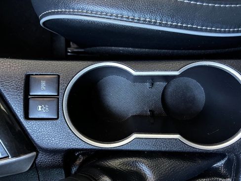 Used 2015 Toyota Corolla S image 19