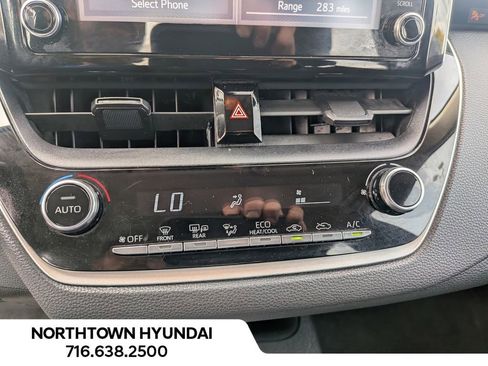 Used 2020 Toyota Corolla LE FWD image 17