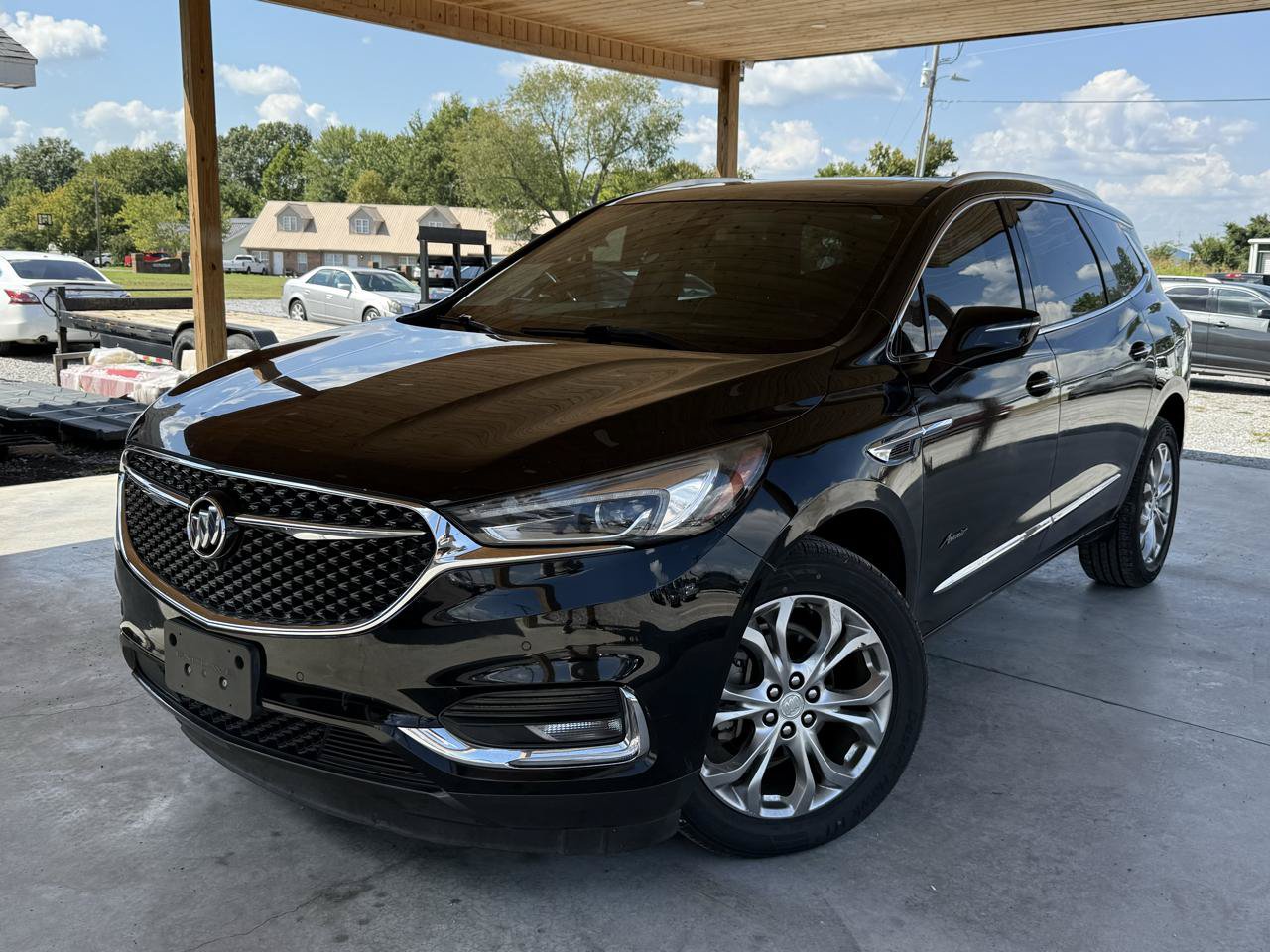 Used 2019 Buick Enclave Avenir w/ Avenir Technology Package FWD image 3