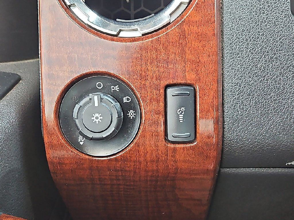 Used 2014 Ford F250 King Ranch w/ FX4 Off-Road Package AWD/4WD image 23