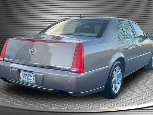 Used 2006 Cadillac DTS w/ Sun And Sound Package image 6