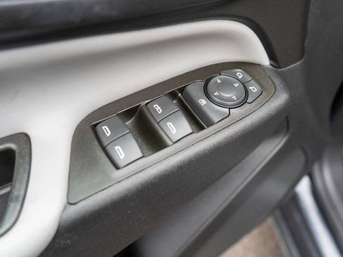 Used 2022 Chevrolet Equinox LS w/ LS Convenience Package AWD/4WD image 19