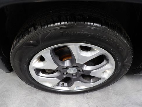 Used 2020 Jeep Compass Limited FWD image 21
