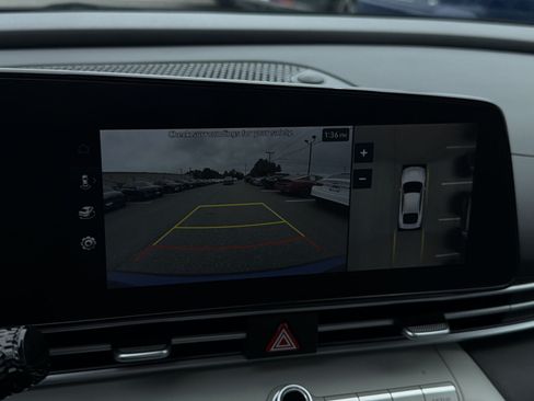Certified 2024 Hyundai Elantra Limited FWD image 19