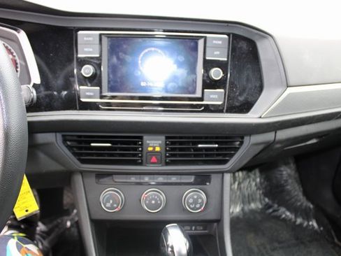 Used 2021 Volkswagen Jetta S image 14