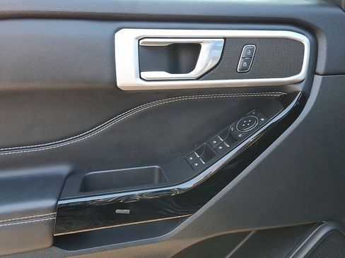 Used 2022 Ford Explorer ST w/ ST Street Pack image 22