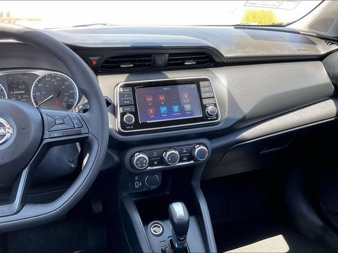 Used 2025 Nissan Kicks Play S FWD image 5