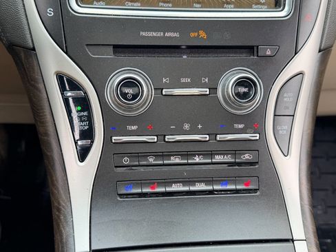 Used 2018 Lincoln MKX Reserve w/ Lincoln MKX Climate Package image 36