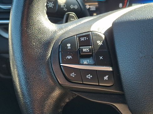 Used 2020 Ford Explorer XLT w/ Equipment Group 202A AWD/4WD image 23