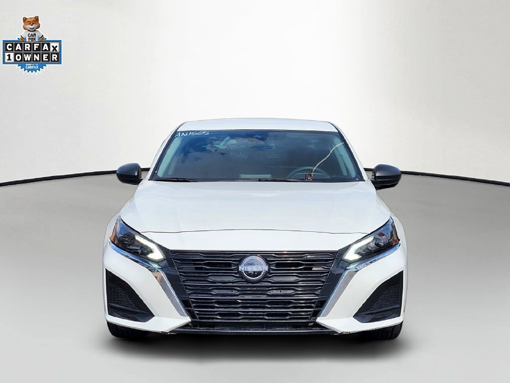 Used 2025 Nissan Altima 2.5 SV FWD image 2