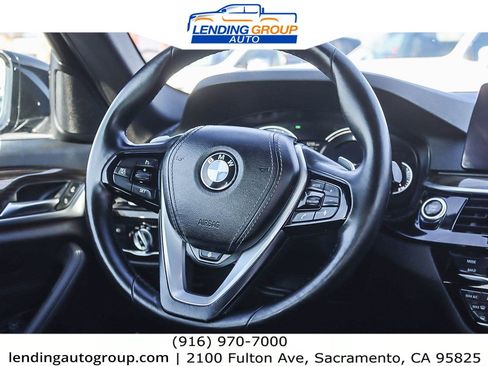 Used 2018 BMW 530e xDrive w/ Premium Package 2 image 14