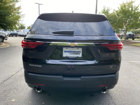 Used 2023 Chevrolet Traverse LT FWD image 8
