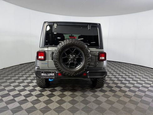 Used 2023 Jeep Wrangler Unlimited w/ Cold Weather Group AWD/4WD image 6