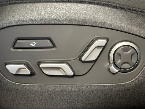 Used 2026 Hyundai Ioniq 9 Calligraphy AWD/4WD image 36