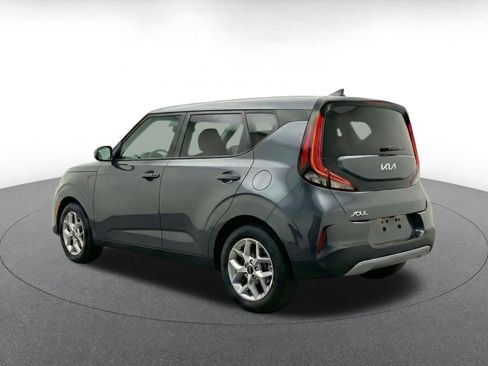 Used 2025 Kia Soul LX w/ LX Technology Package FWD image 6