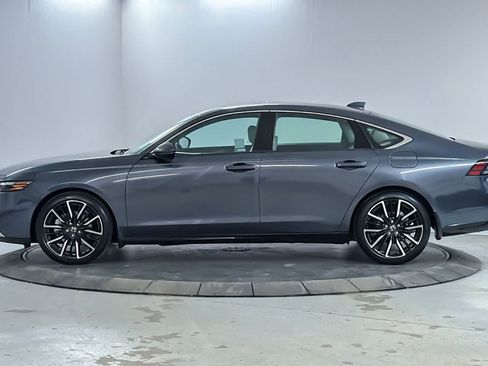 Used 2025 Honda Accord Touring image 5