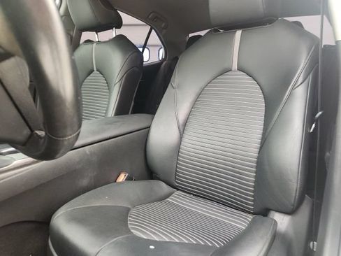 Used 2021 Toyota Camry SE FWD image 14