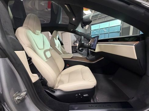 Used 2024 Tesla Model S image 41